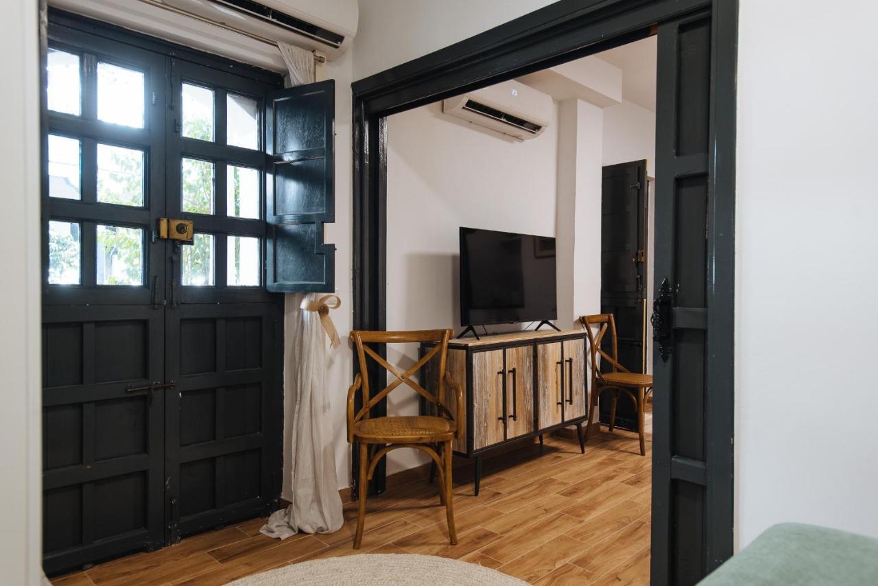 Апартаменты Aitana'S Retreat With Charming Garden Севилья Экстерьер фото
