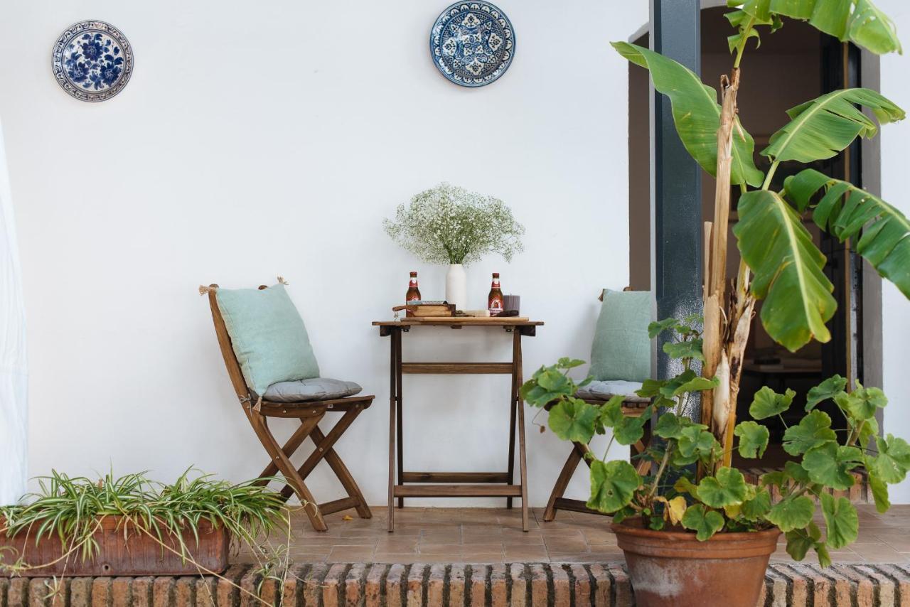 Апартаменты Aitana'S Retreat With Charming Garden Севилья Экстерьер фото